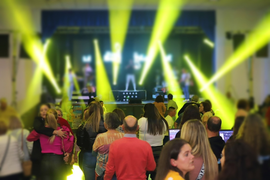 Festa de Reinaldes: Folclore, Pinturas Faciais e Baile com Linha d'Água!