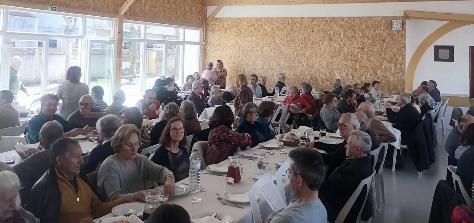 Almoço Solidário em Atouguia da Baleia: Sarrabulho com Sabor a Ajuda!